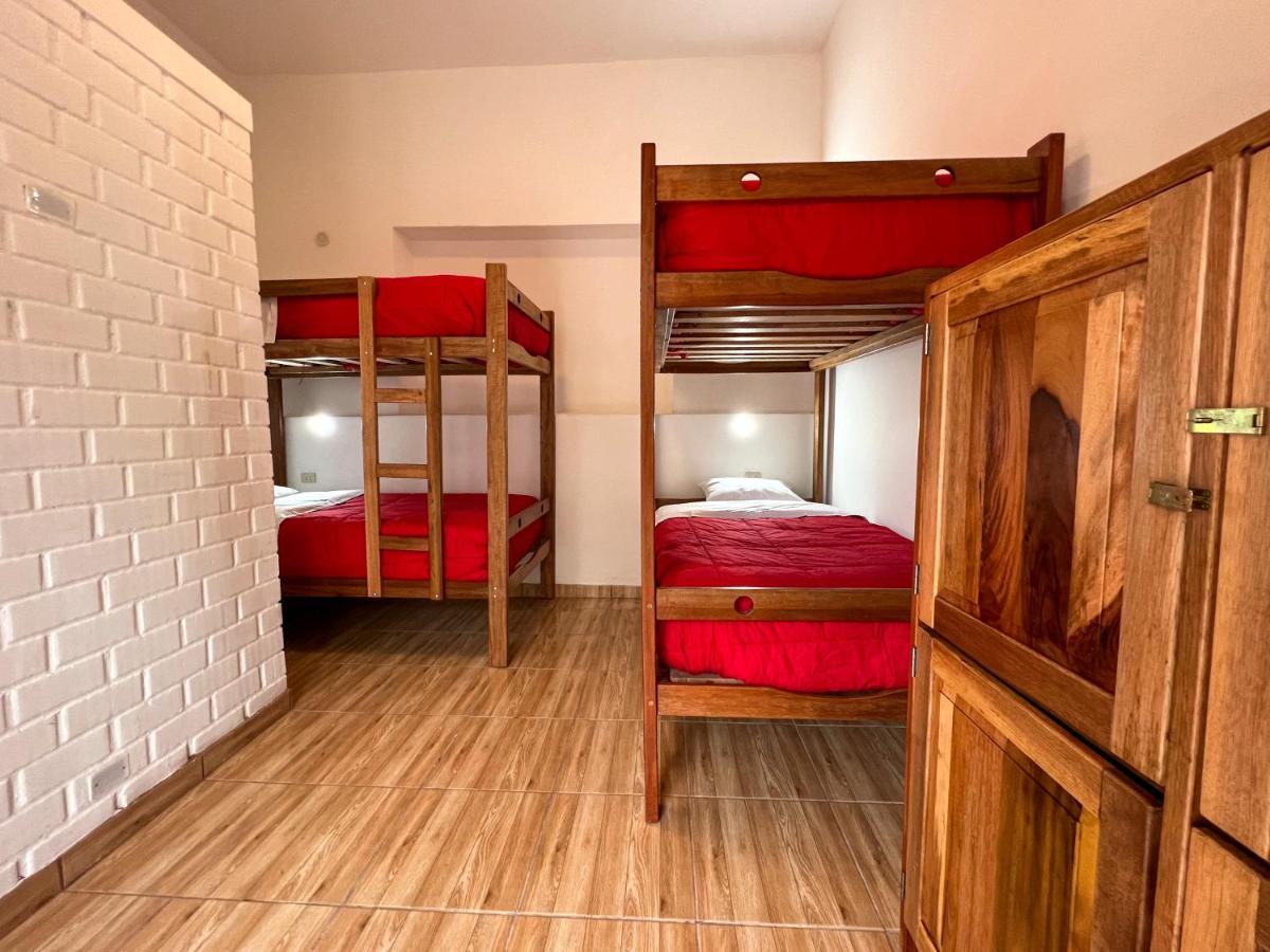 Хостел Tupac Huaraz Экстерьер фото